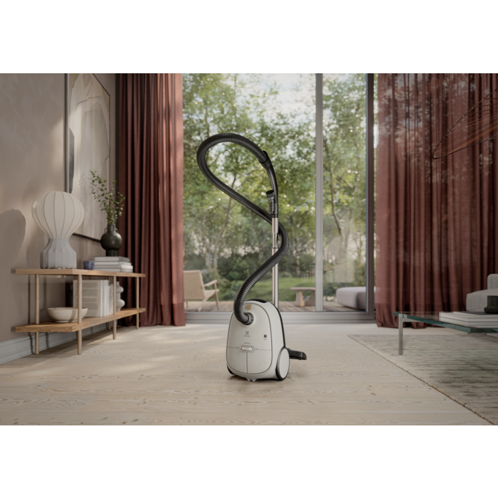 Electrolux - Sesalnik - EB61H6SW