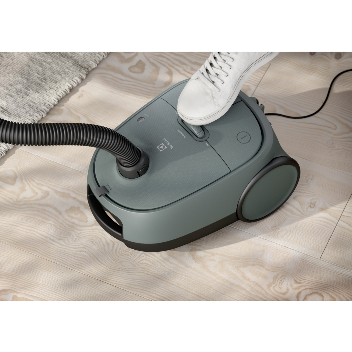 Electrolux - Sesalnik - EB61C1OG