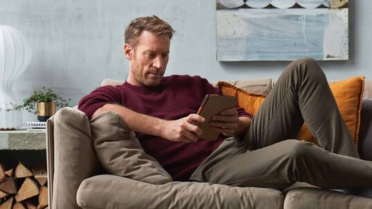Man using the My Electrolux Care App