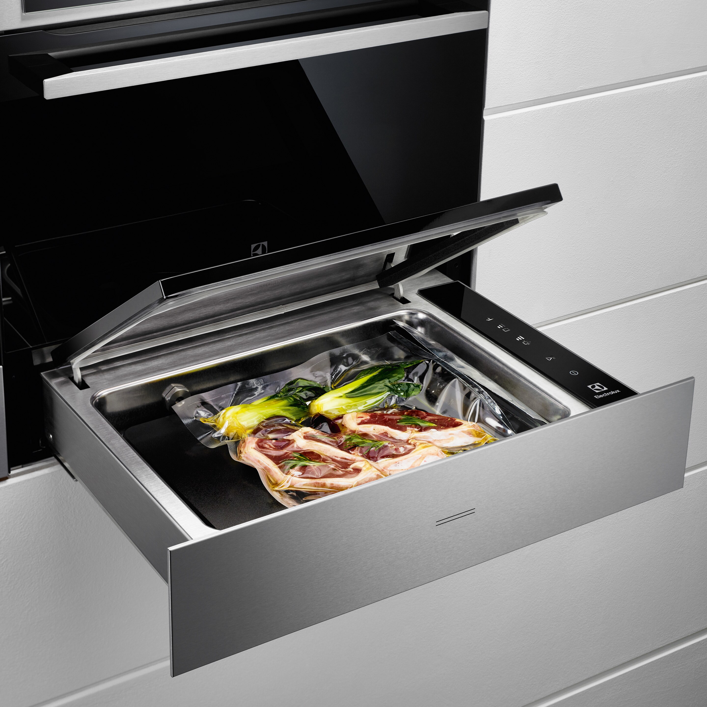 Electroluxov vakuumski varilnik za tehniko Sous vide