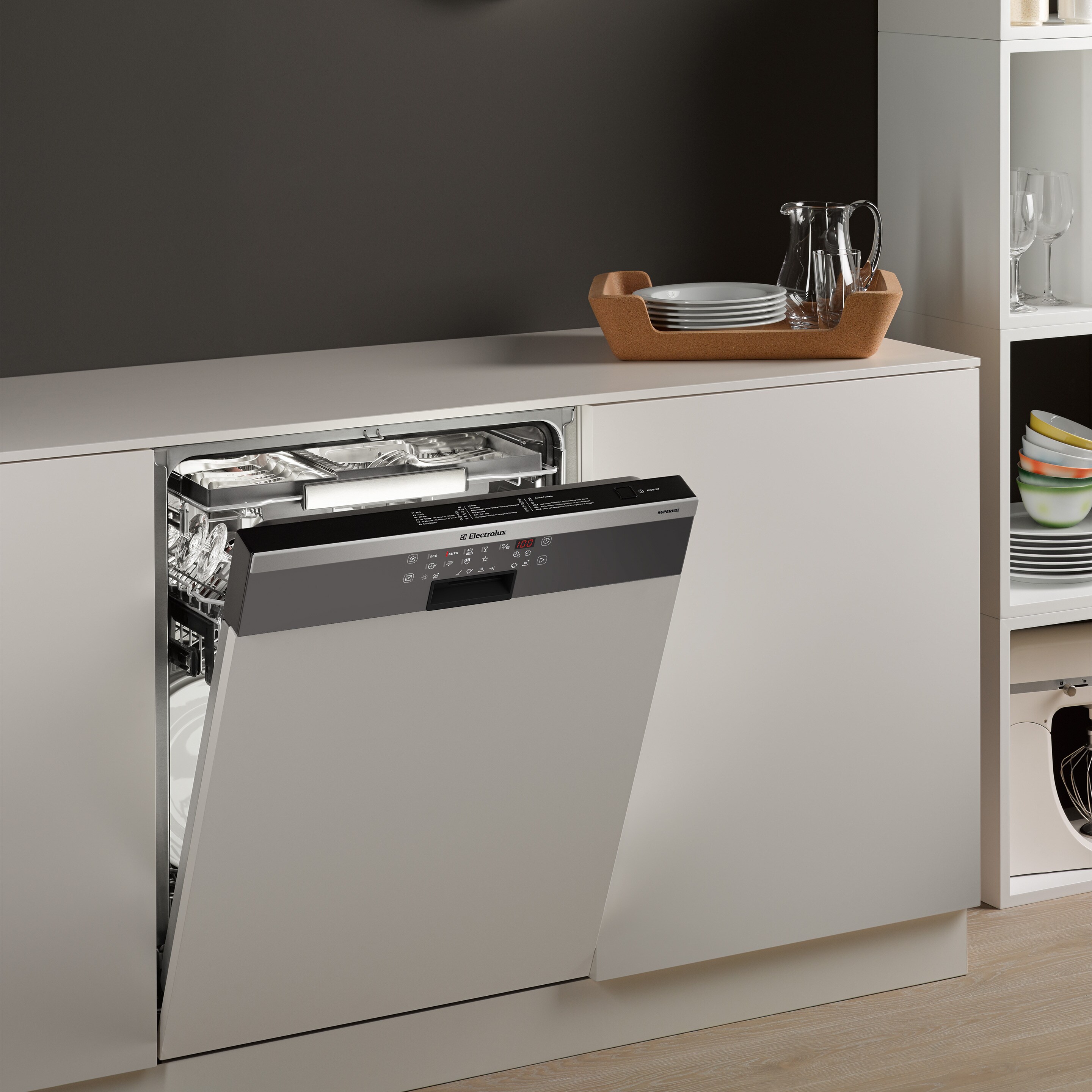 Electroluxov pomivalni stroj v kuhinji