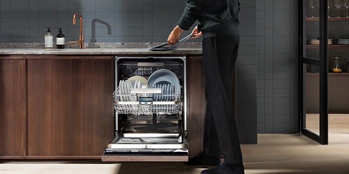 Open dishwasher (side image) Open dishwasher (side image)